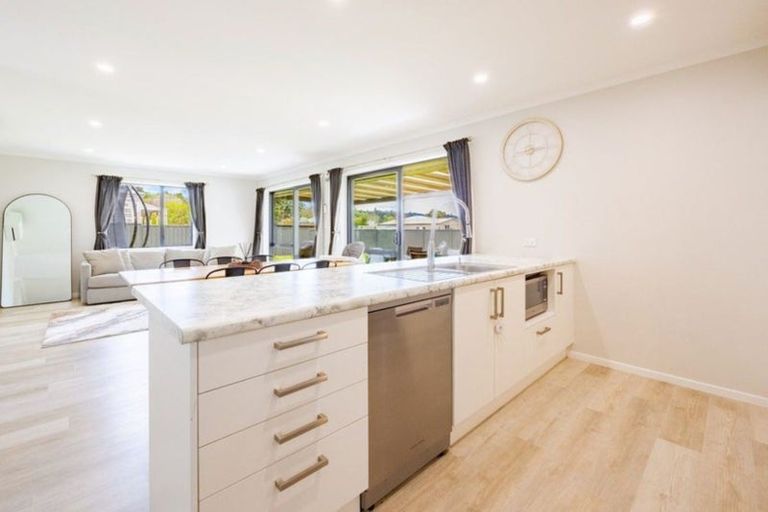 Photo of property in 2 Bibby Street, Waipawa, 4210