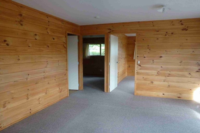 Photo of property in 33a Evelyn Road, Cockle Bay, Auckland, 2014