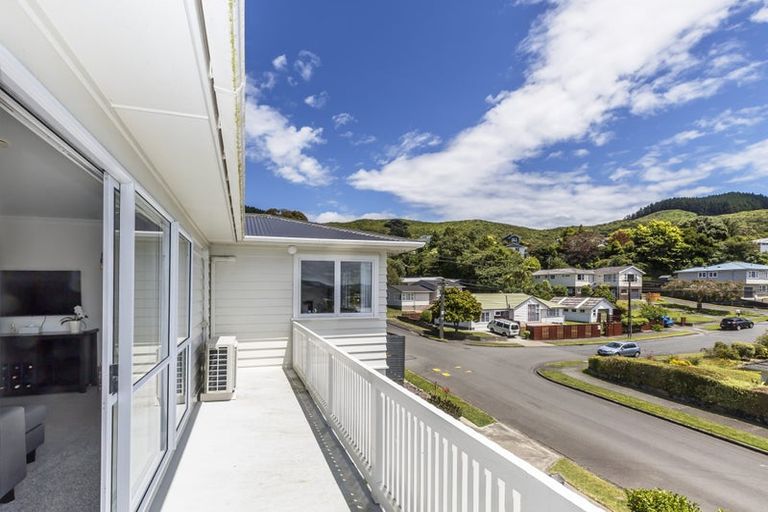 Photo of property in 19 Pembroke Street, Tawa, Wellington, 5028