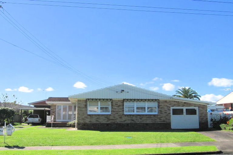 Photo of property in 15 Edorvale Avenue, Manukau, Auckland, 2025