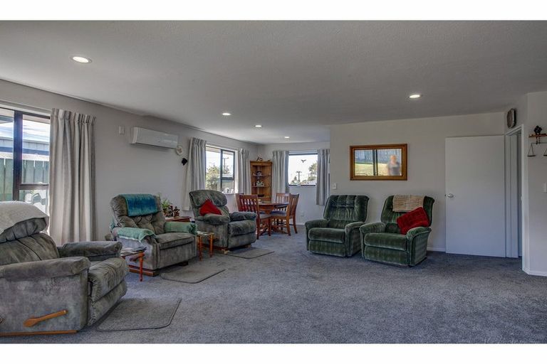 Photo of property in 6 Ellesmere Place, Oceanview, Timaru, 7910