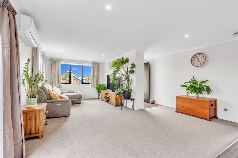 Photo of property in 10 Clanfield Way, Rolleston, 7615