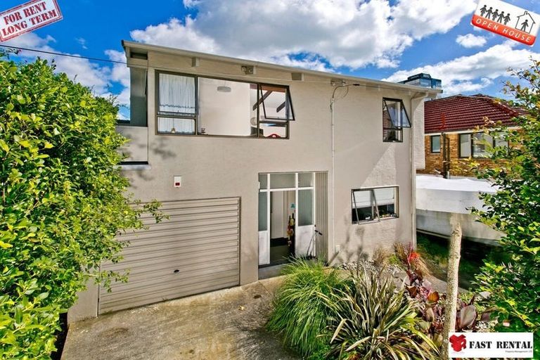 Photo of property in 1/39 Rangitoto Terrace, Milford, Auckland, 0620