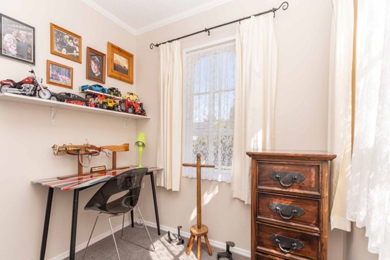 Photo of property in 52 Oriel Avenue, Tawa, Wellington, 5028