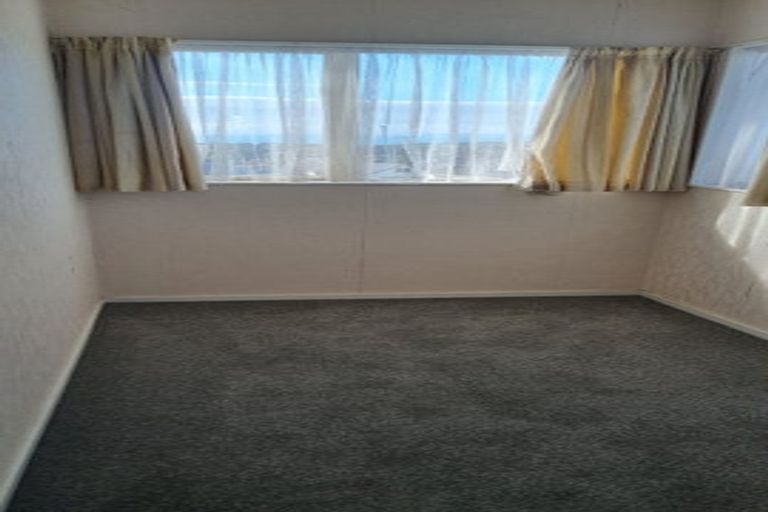 Photo of property in 742a East Coast Road, Pinehill, Auckland, 0630