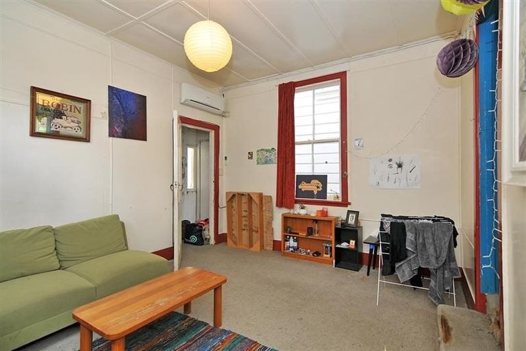Photo of property in 20 Macdonald Crescent, Te Aro, Wellington, 6011