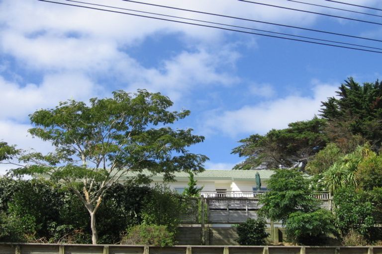 Photo of property in 28 Drome View Place, Beach Haven, Auckland, 0626