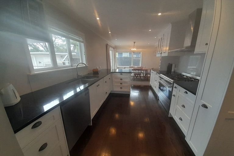 Photo of property in 28 Parnell Street, Fairfield, Lower Hutt, 5011