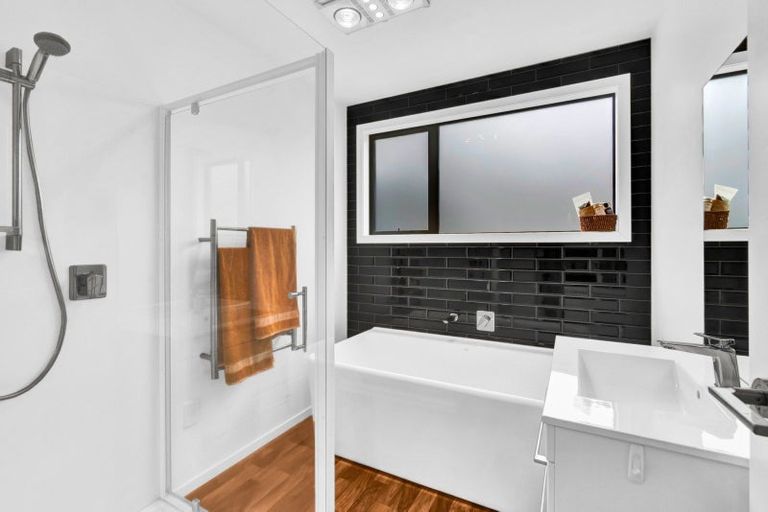 Photo of property in 14 Takiroa Street, Urenui, 4375