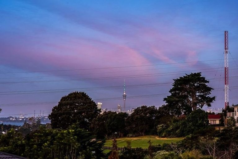 Photo of property in 7 Longview Rise, Massey, Auckland, 0614