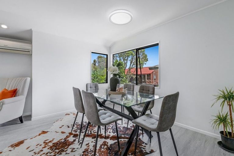Photo of property in 2/20 Bronzewing Terrace, Unsworth Heights, Auckland, 0632