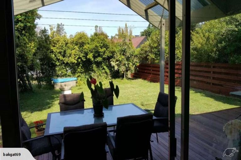 Photo of property in 2/76 Glenvar Road, Torbay, Auckland, 0630