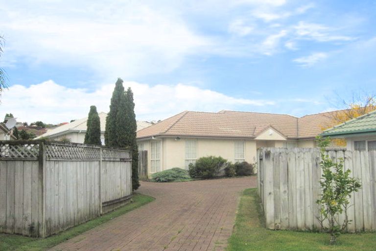 Photo of property in 55 Palmcrest Grove, Highland Park, Auckland, 2010