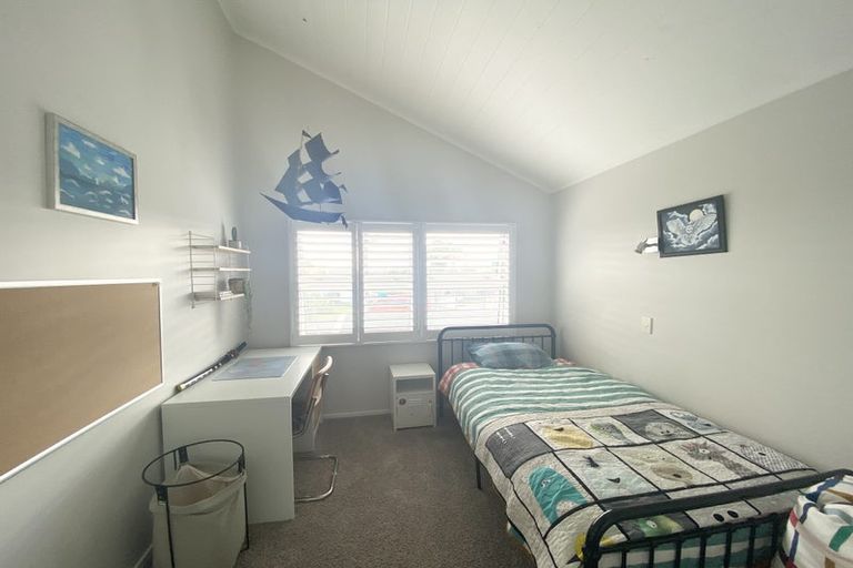 Photo of property in 2/43 Toroa Street, Torbay, Auckland, 0630