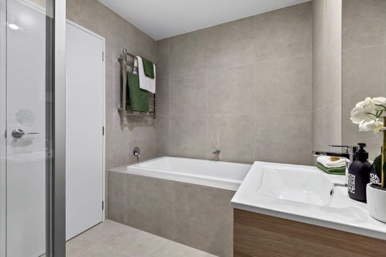 Photo of property in 15 Isabella Lane, Henderson, 0610