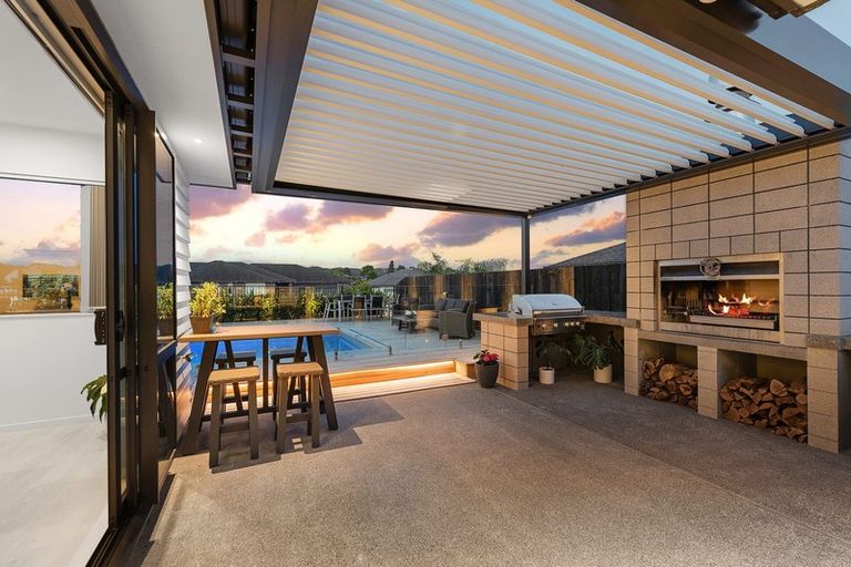 Photo of property in 31 Pohutukawa Parade, Riverhead, 0820