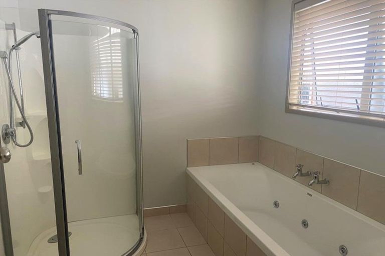 Photo of property in 5 Egmont Road, Waiwhakaiho, New Plymouth, 4312