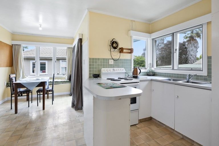 Photo of property in 62 Mount View Road, Melville, Hamilton, 3206