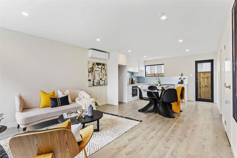 Photo of property in 4/62 Smythe Road, Henderson, Auckland, 0612