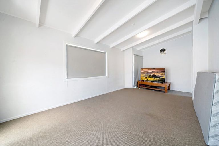 Photo of property in 119 Universal Drive, Henderson, Auckland, 0610