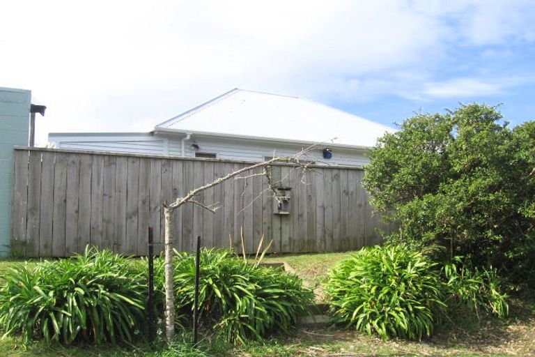 Photo of property in 2 Atua Street, Johnsonville, Wellington, 6037