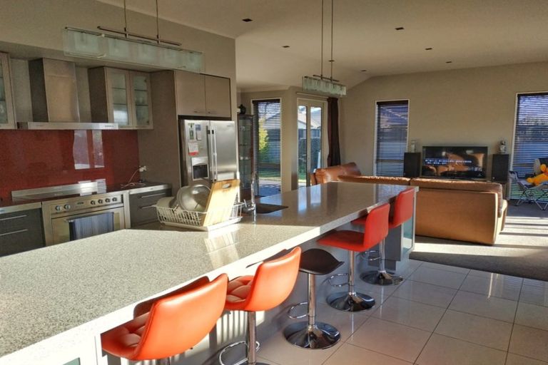 Photo of property in 33 Reka Street, Parklands, Christchurch, 8083