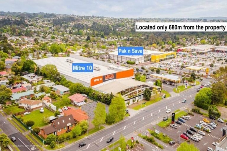 Photo of property in 1/23 Poinsettia Place, Henderson, Auckland, 0610