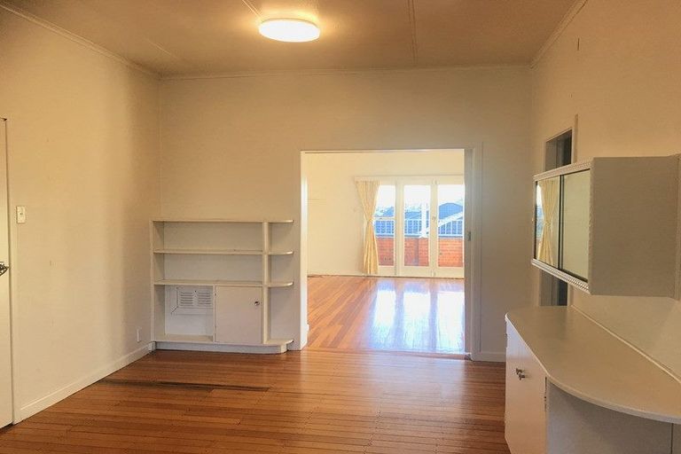 Photo of property in 12-14 Clevedon Road, Papakura, 2110