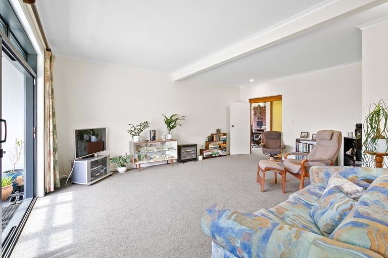 Photo of property in 3 Prudence Place, Oakura, 4314