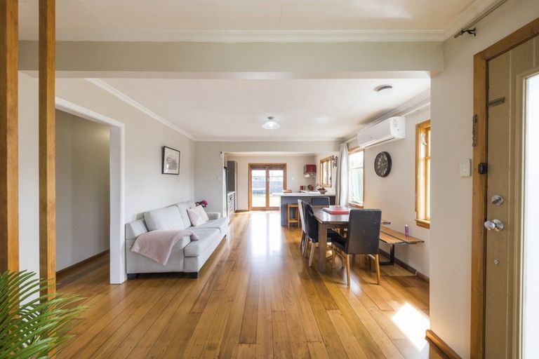 Photo of property in 21 Glasgow Street, Takaro, Palmerston North, 4412