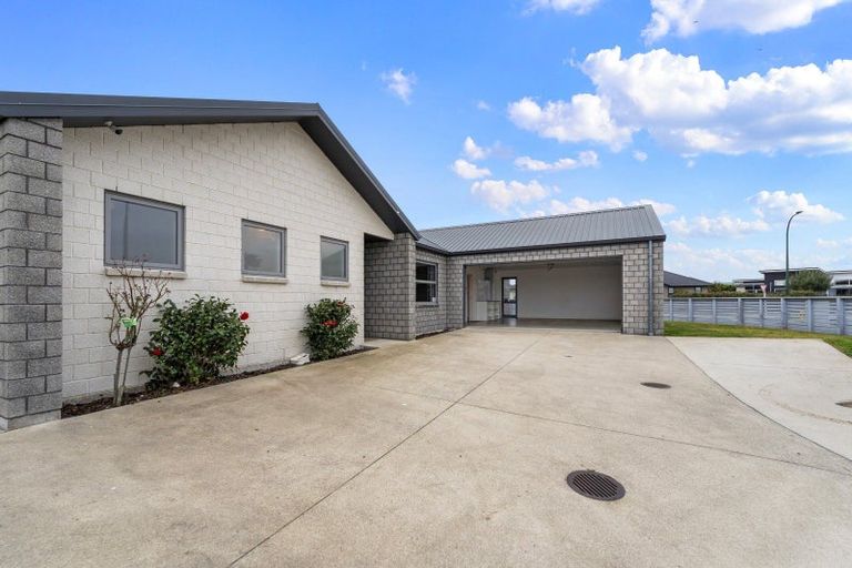 Photo of property in 2 Cupples Street, Papamoa Beach, Papamoa, 3118