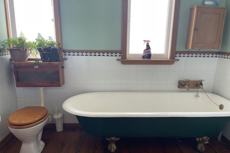 Photo of property in 11 Thistle Street, Napier South, Napier, 4110