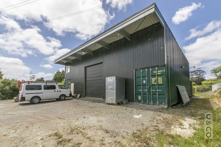 Photo of property in 902 Old North Road, Waimauku, 0882