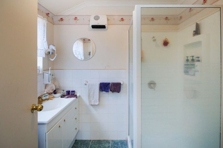 Photo of property in 7 Jasmine Place, Fitzherbert, Palmerston North, 4410