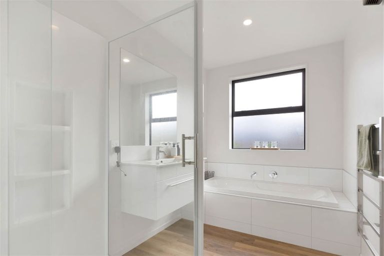 Photo of property in 9 Deans Place, Amberley, 7410