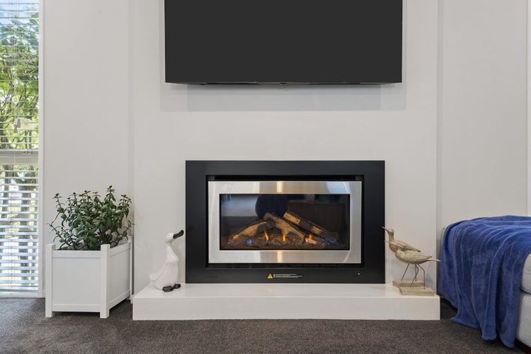 Photo of property in 84 Metehau Street, Marshland, Christchurch, 8083