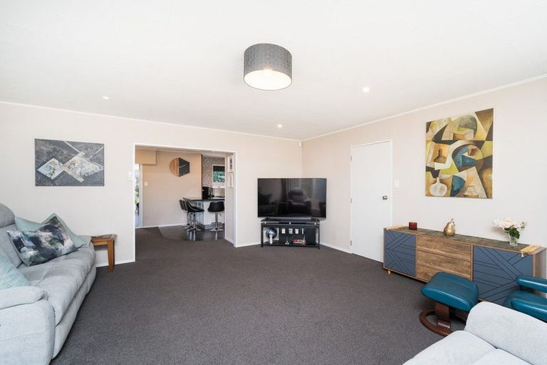 Photo of property in 3 Gainsborough Grove, Highbury, Palmerston North, 4412