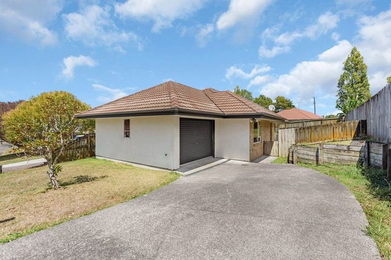 Photo of property in 17 Cretian Crescent, Henderson, Auckland, 0612