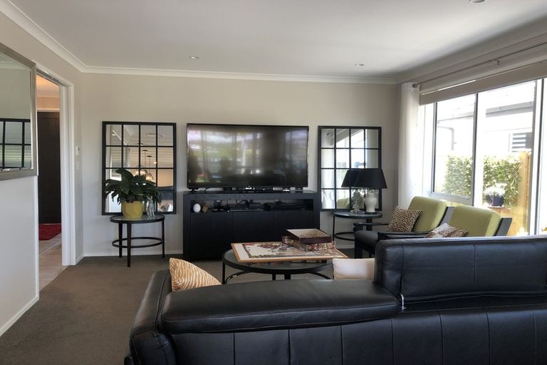 Photo of property in 28 Manuel Road, Silverdale, 0932