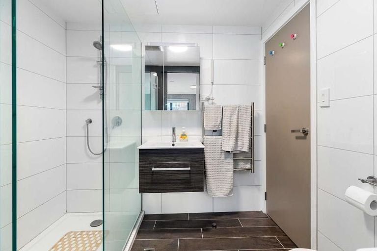 Photo of property in Frame Apartments, 103/111 Molesworth Street, Thorndon, Wellington, 6011