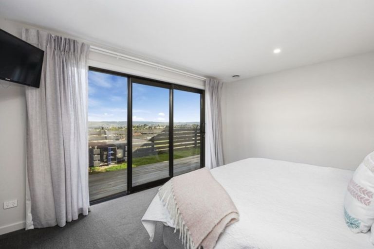 Photo of property in 42 Botanical Heights Drive, Waipahihi, Taupo, 3330