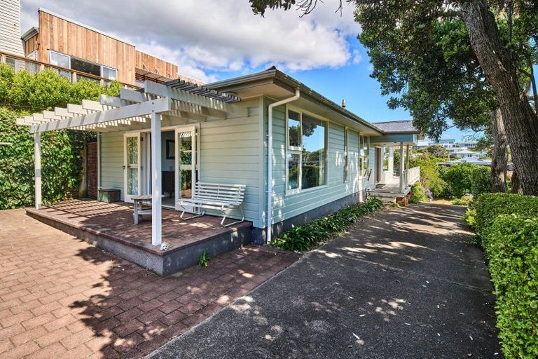 Photo of property in 15 Kainui Road, Raumati South, Paraparaumu, 5032