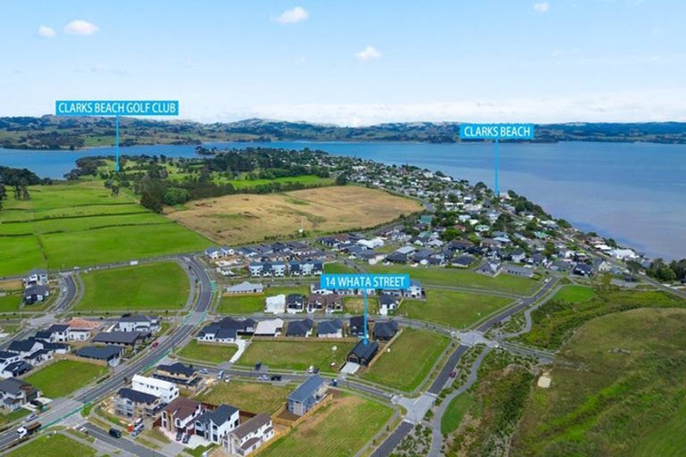 Photo of property in 14 Whata Street, Clarks Beach, 2122