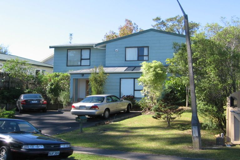 Photo of property in 23 Edgware Road, West Harbour, Auckland, 0618
