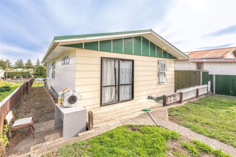 Photo of property in 36a Karaka Street, Castlecliff, Whanganui, 4501