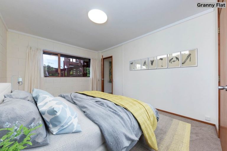 Photo of property in 237 Te Atatu Road, Te Atatu South, Auckland, 0610