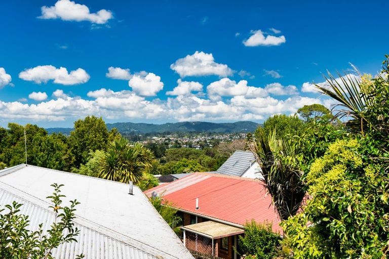 Photo of property in 19 Chorley Avenue, Massey, Auckland, 0614