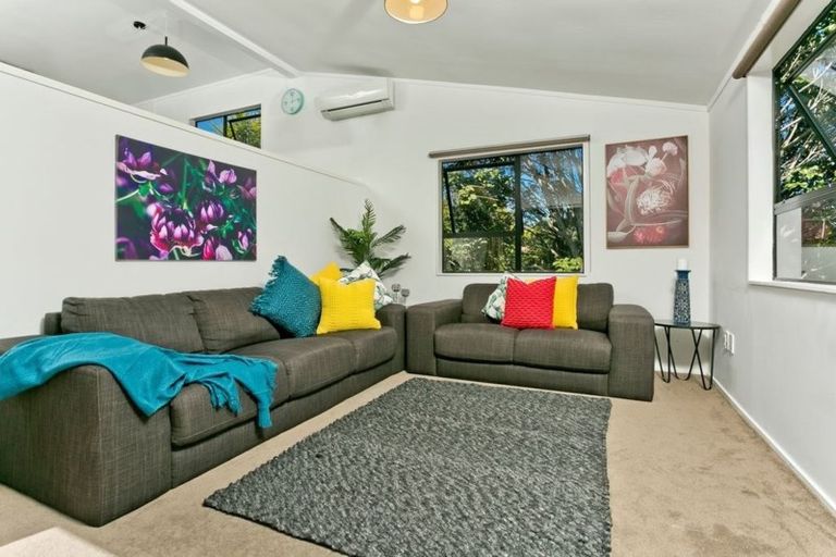 Photo of property in 2/157 Spinella Drive, Bayview, Auckland, 0629