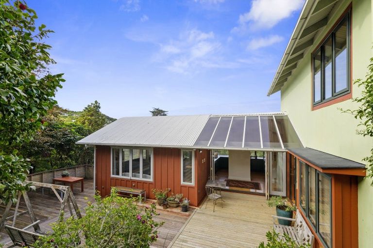 Photo of property in 12-12a Maungaraki Road, Korokoro, Lower Hutt, 5012