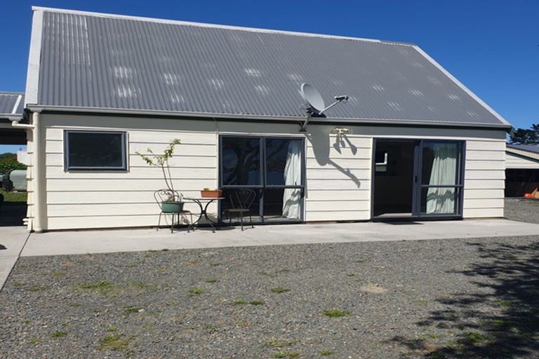 Photo of property in 42 Codlin Road, Waiuku, 2683